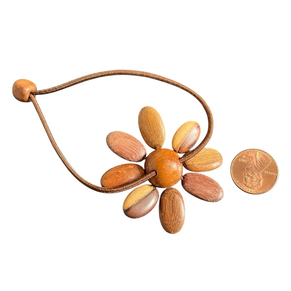 🍬7 for $15🍬 Wooden Flower Beaded Stretch Bracelet CC - Picture 4 of 4